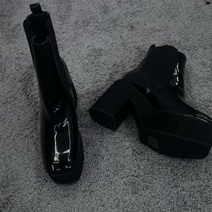 cute black and flashy chunky high heel boot y2k